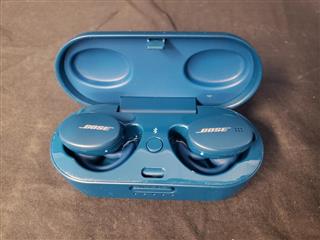 Bose Sport Earbuds ワイヤレスイヤホン 427929 Bose sport earbuds with charging case wireless model 427929 for